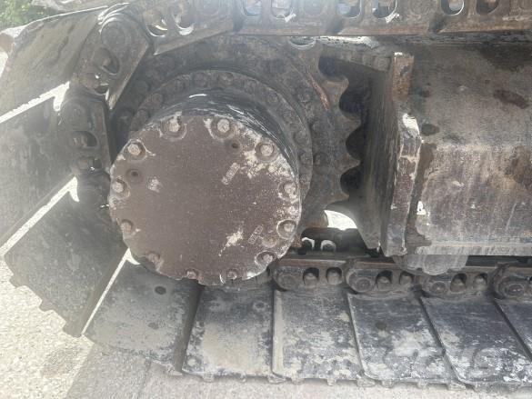 Hitachi ZX225 Koparki gąsienicowe