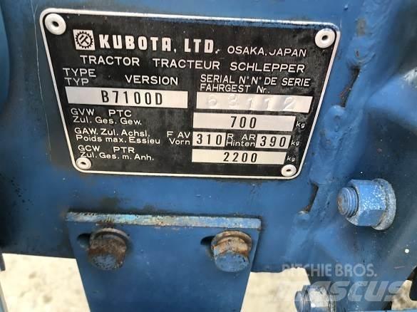 Kubota B7100D Koparko-ładowarki