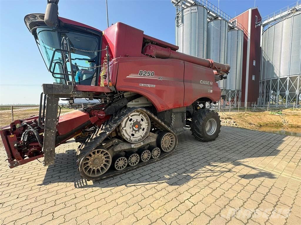 Case IH IH 8250 Kombajny zbożowe