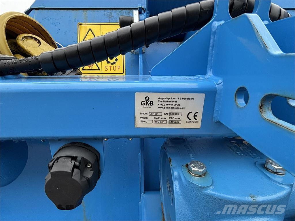  GKB Lapų smulkintuvas Walce do murawy