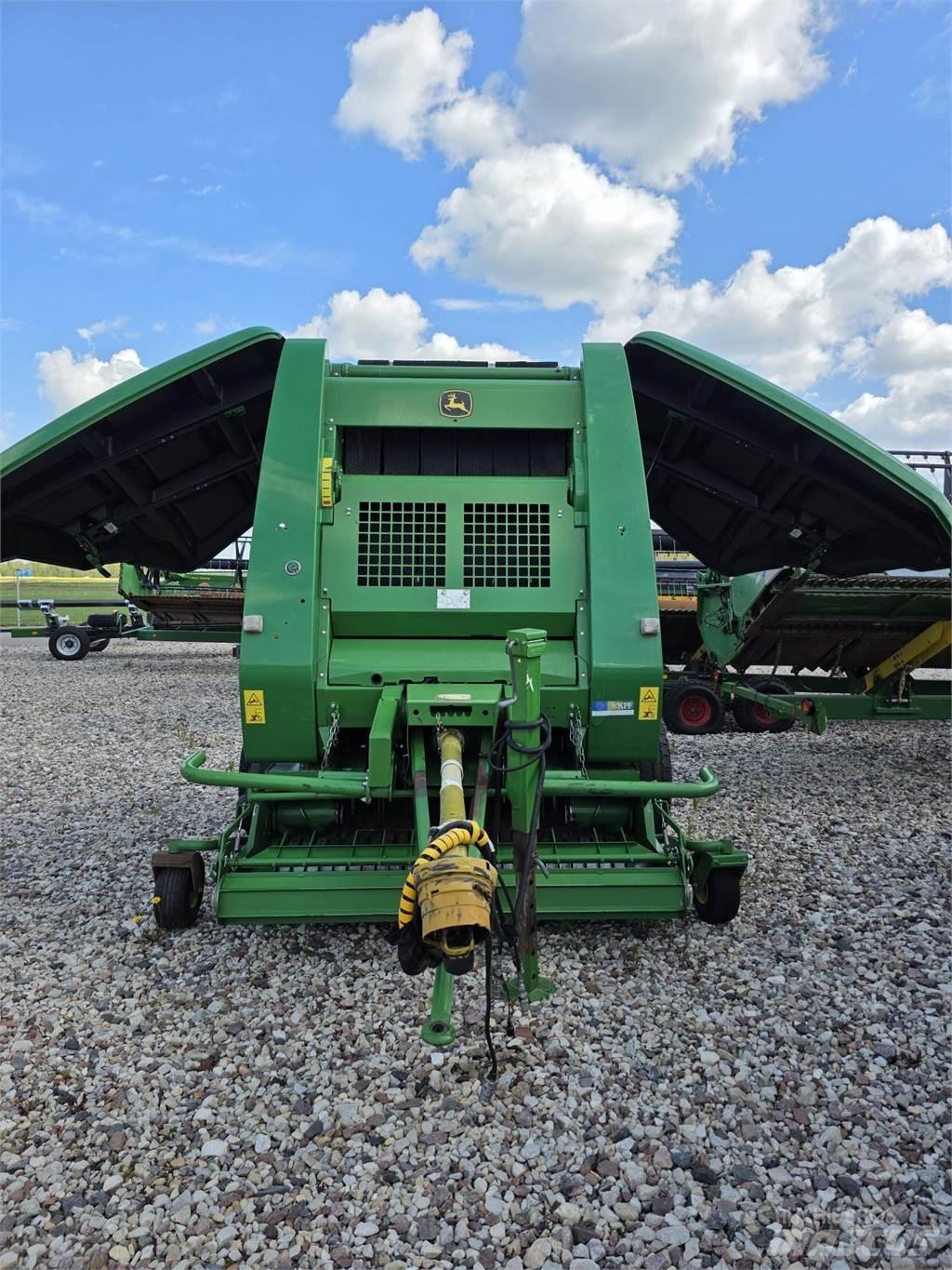 John Deere 854 Prasy zwijające