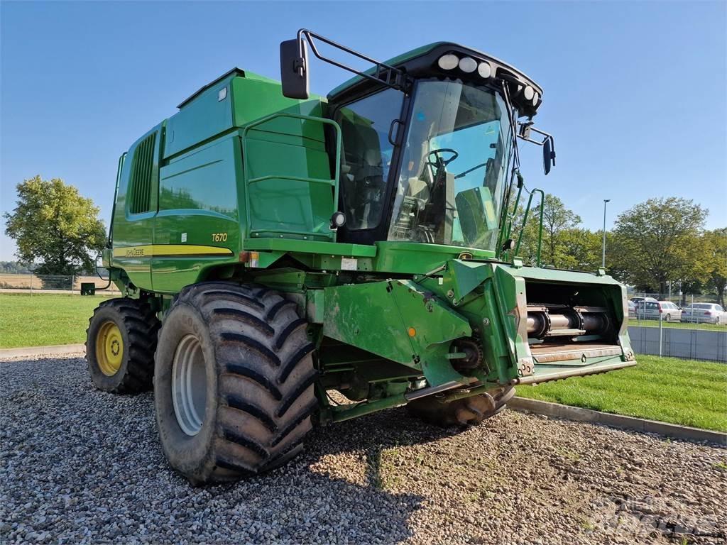 John Deere T670 Kombajny zbożowe