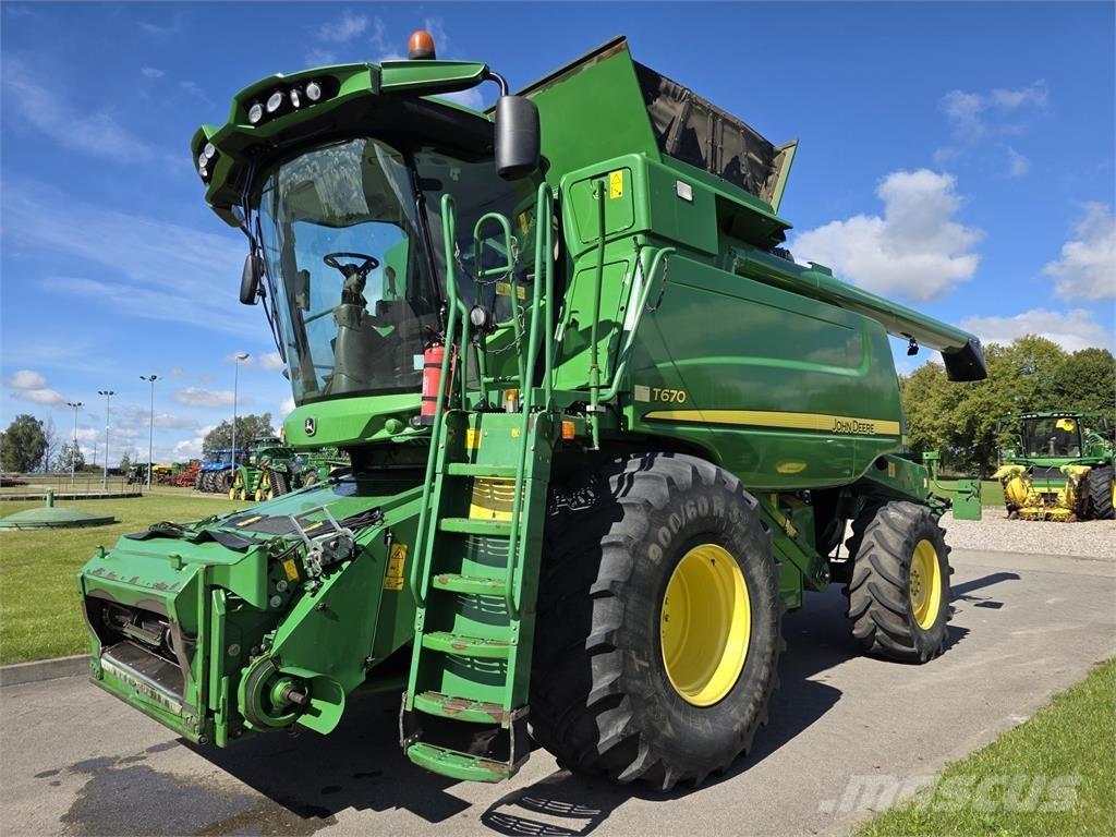 John Deere T670 Kombajny zbożowe