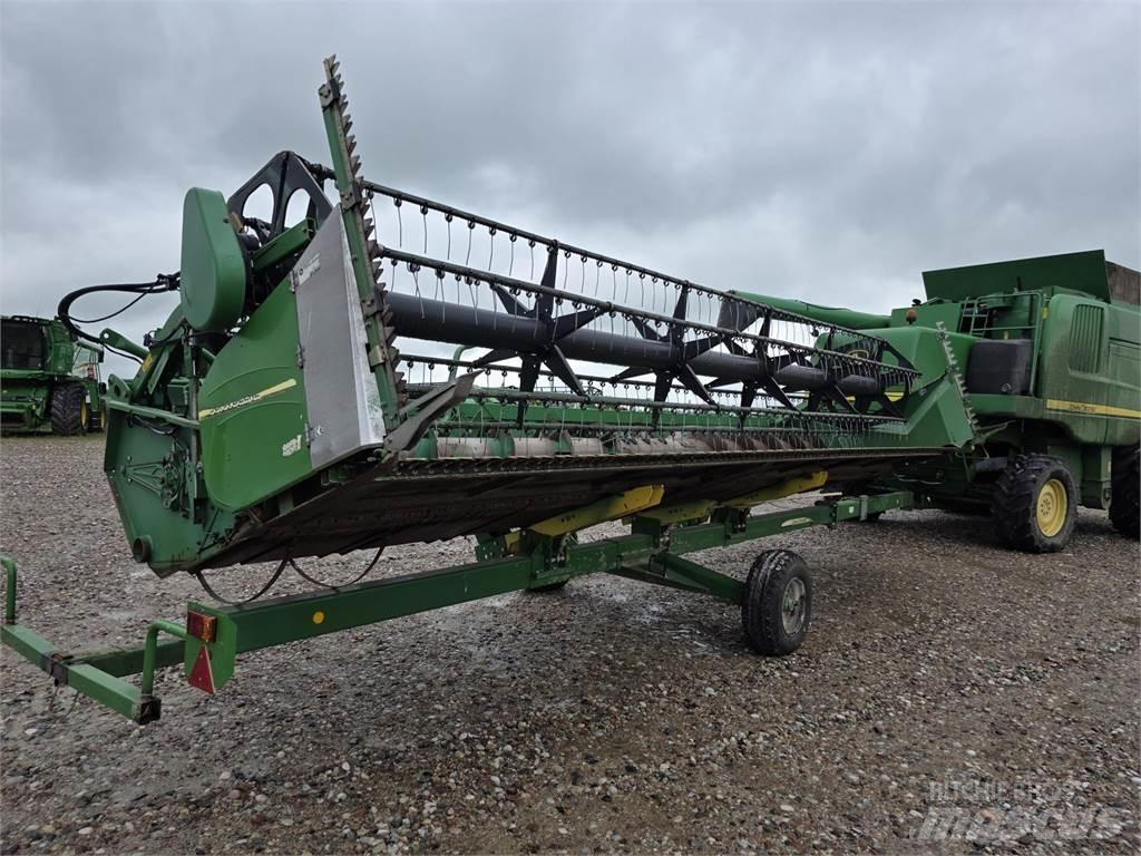 John Deere T670 Kombajny zbożowe