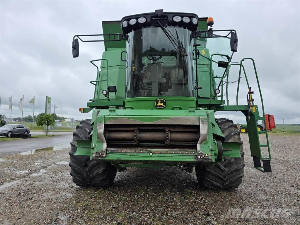 John Deere T670 Kombajny zbożowe