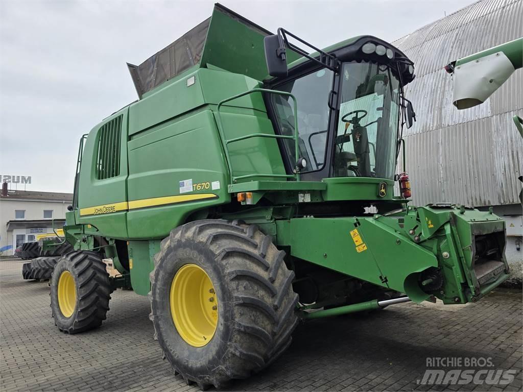 John Deere T670 Kombajny zbożowe