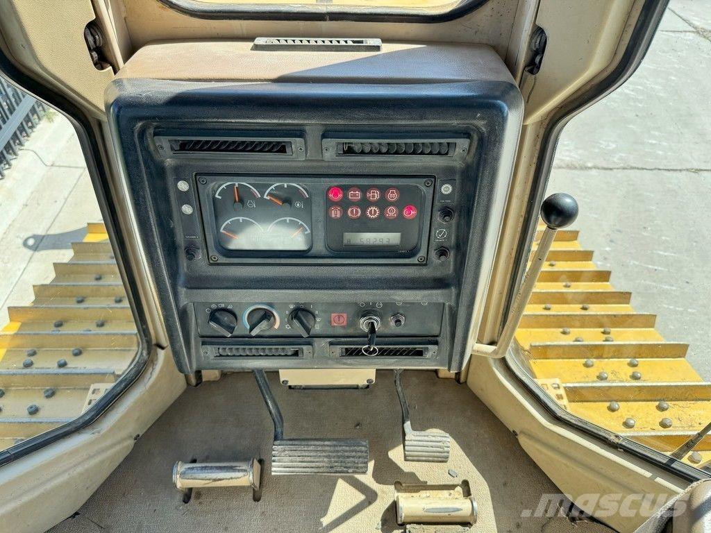 CAT D5M XL Spycharki gąsienicowe