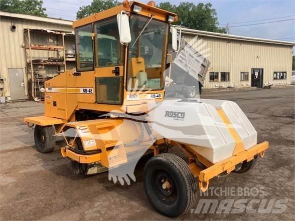 Rosco RB48 Zamiatarki - Zgarniarki - Odśnieżarki