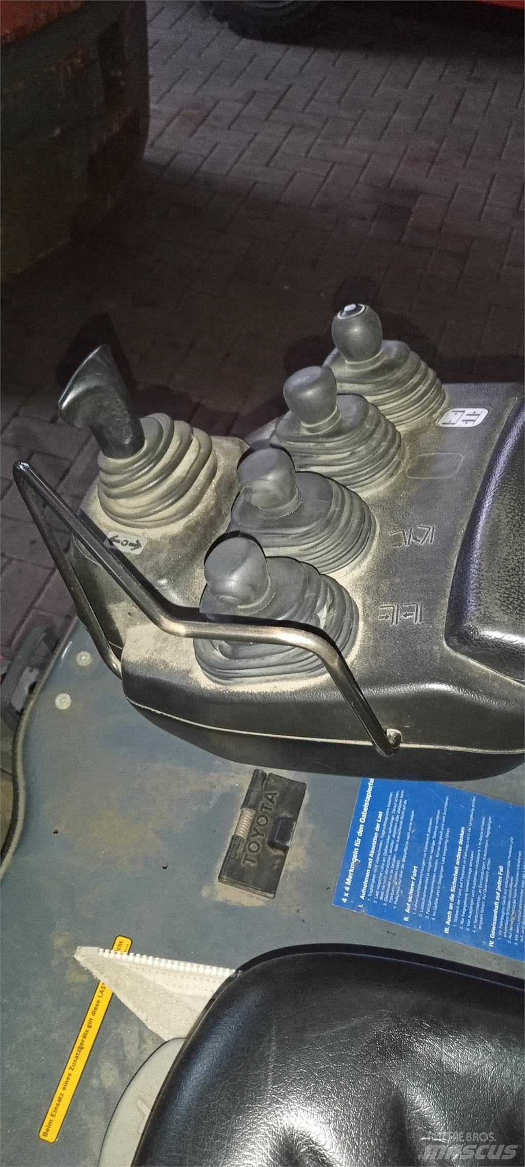 Toyota 8FBEKT18 Wózki elektryczne