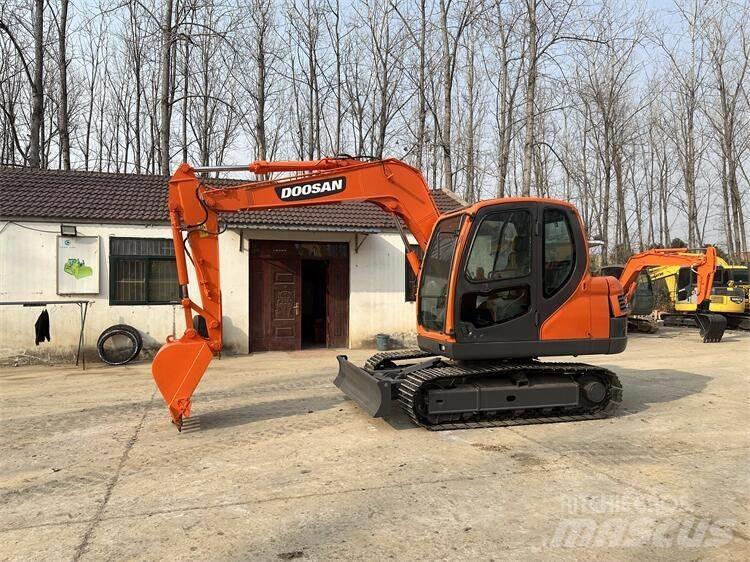Doosan DX 75 Minikoparki