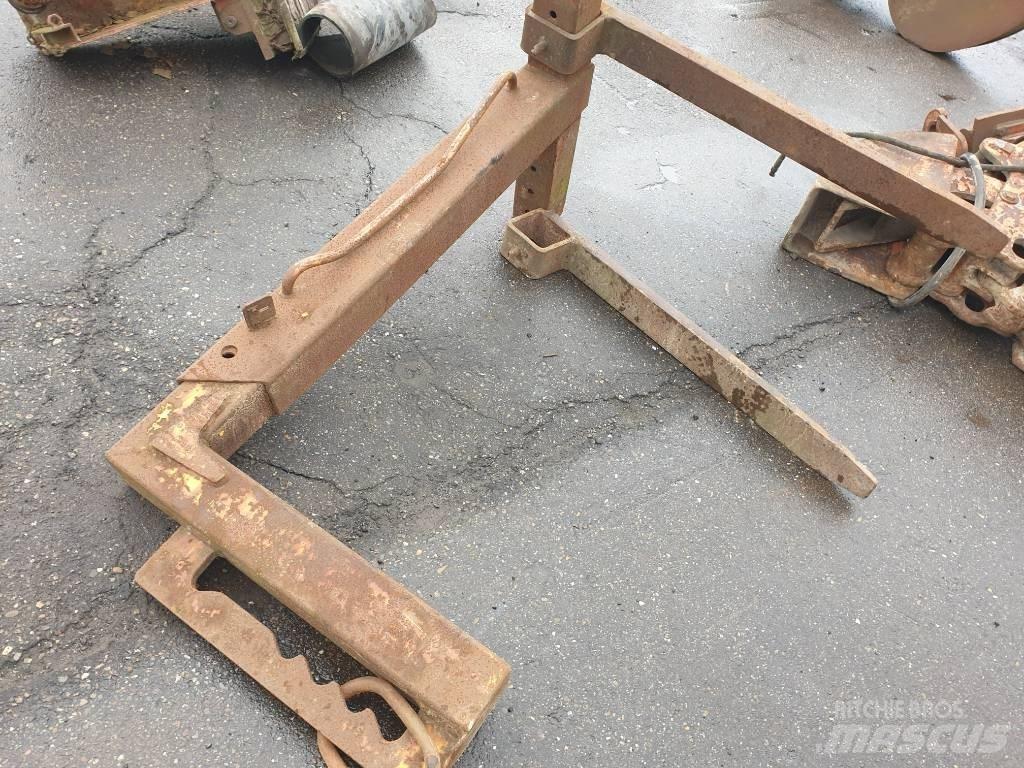  Frame with forks Widły
