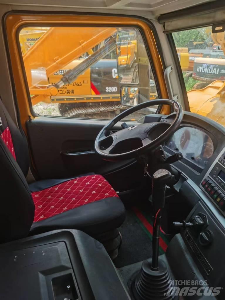 XCMG XCT 80 Żurawie szosowo-terenowe