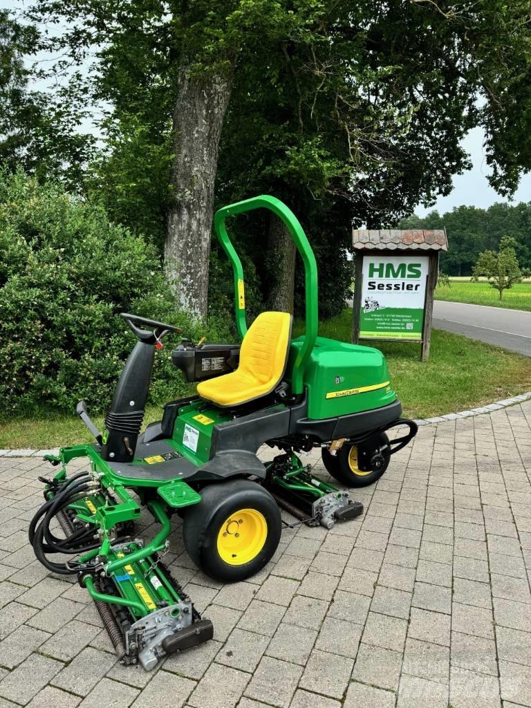 John Deere 2500 B Kosiarki do muraw