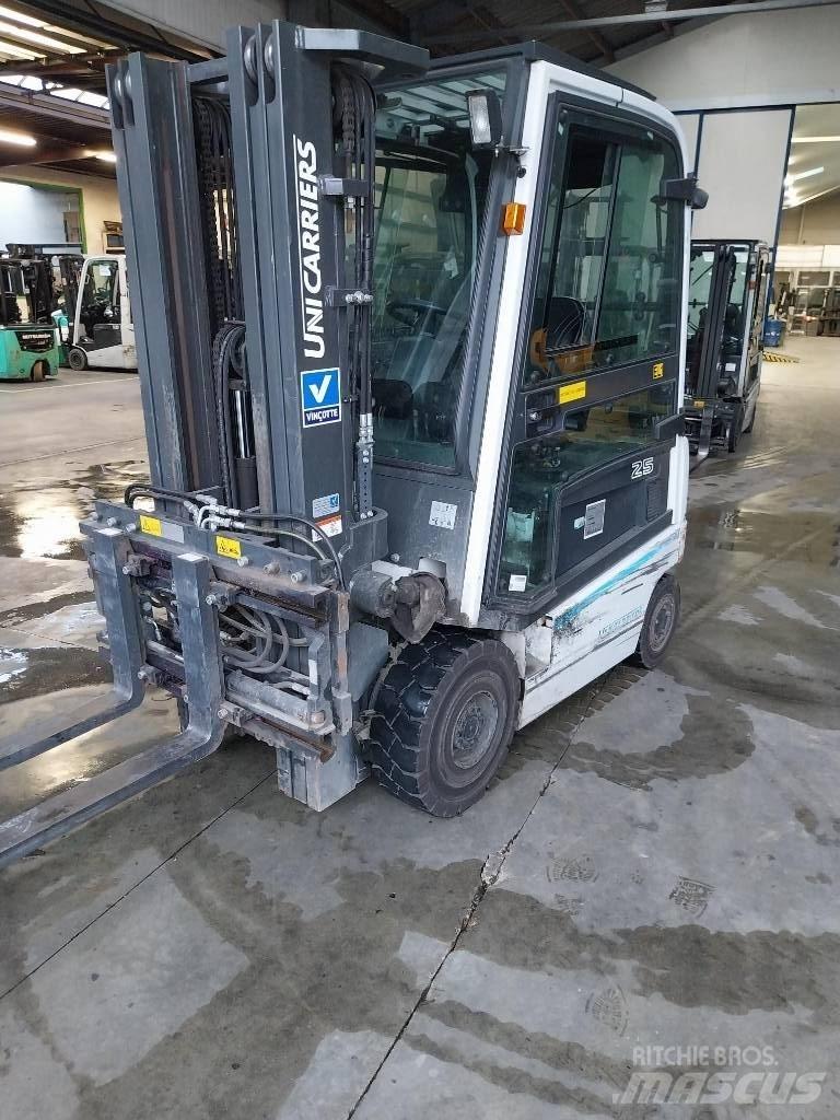 UniCarriers QX25 Wózki elektryczne