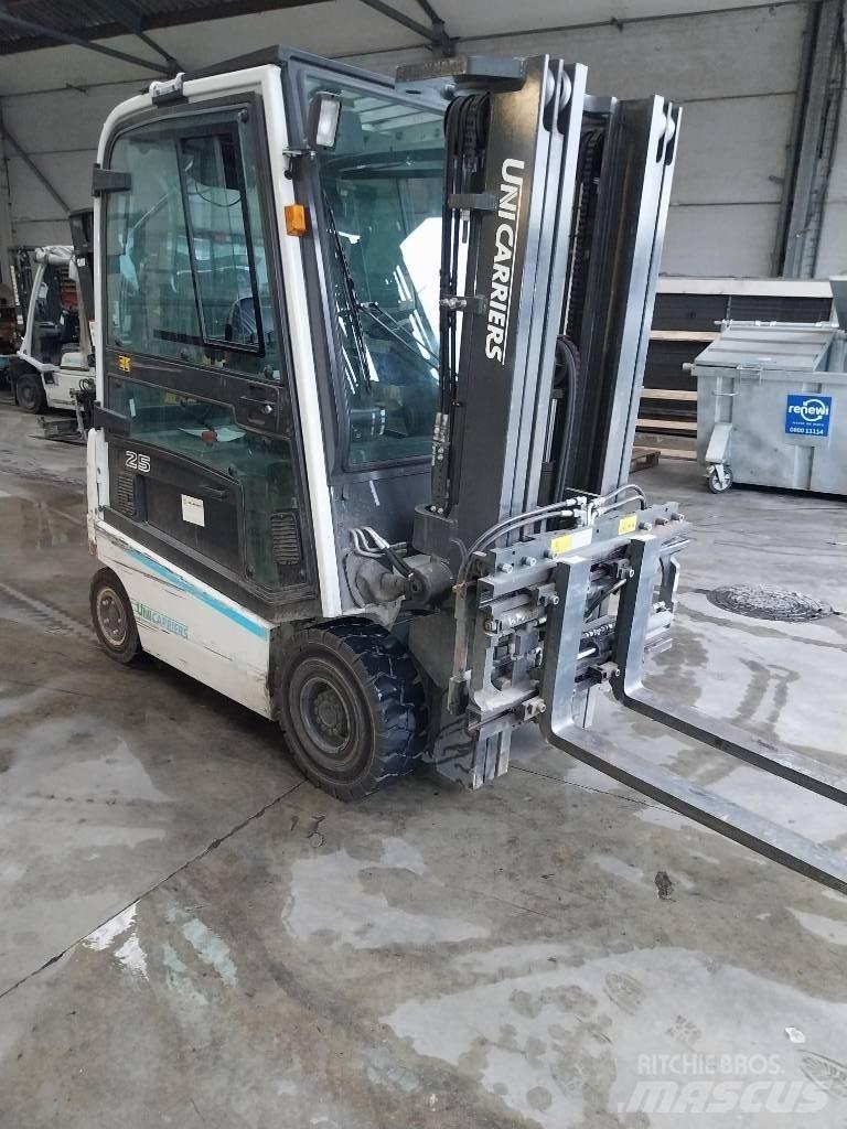 UniCarriers QX25 Wózki elektryczne