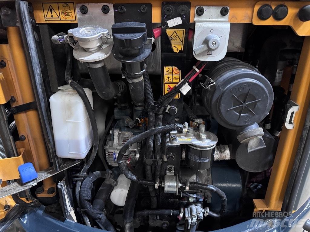 Hyundai R25Z-9 AK Minikoparki
