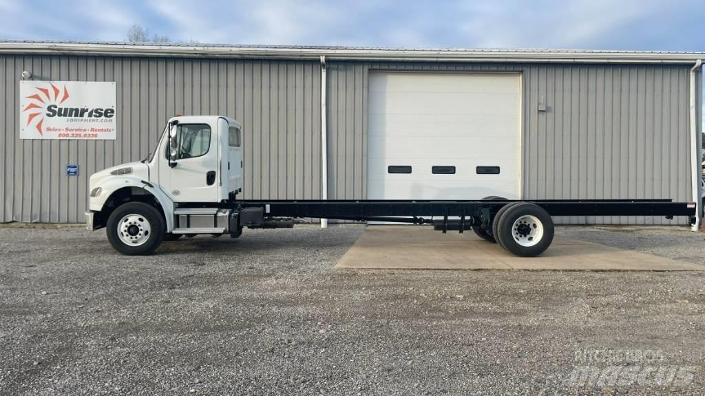 Freightliner M2 Pojazdy pod zabudowę