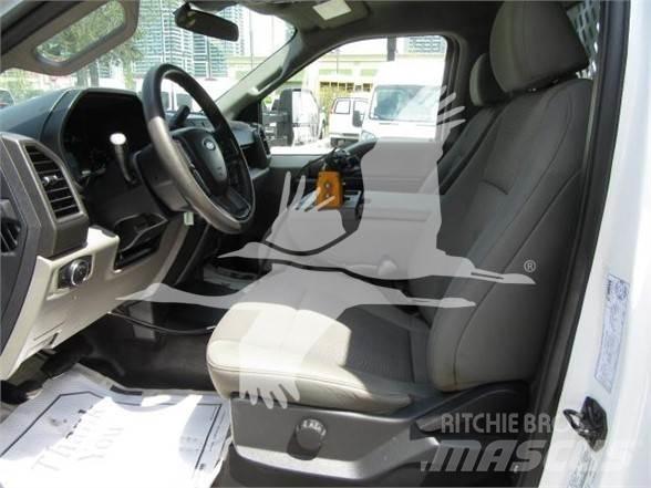 Ford F550 Piaskarki i solarki