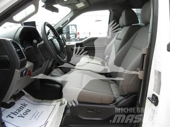 Ford F550 Ciężarówki typu Platforma / Skrzynia
