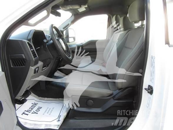 Ford F550 Ciężarówki typu Platforma / Skrzynia