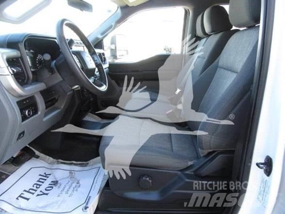 Ford F550 Ciężarówki typu Platforma / Skrzynia