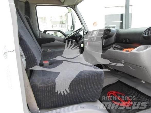Hino 195 Ciężarówki typu Platforma / Skrzynia