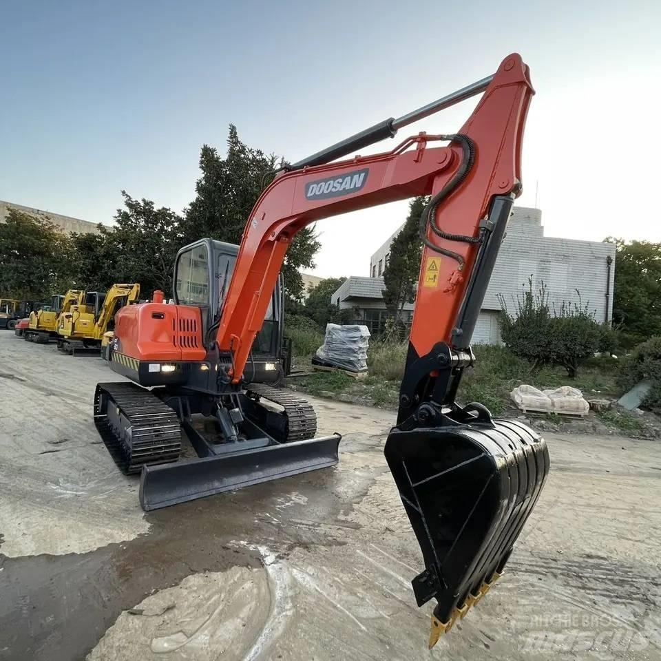 Doosan DX 60 Minikoparki