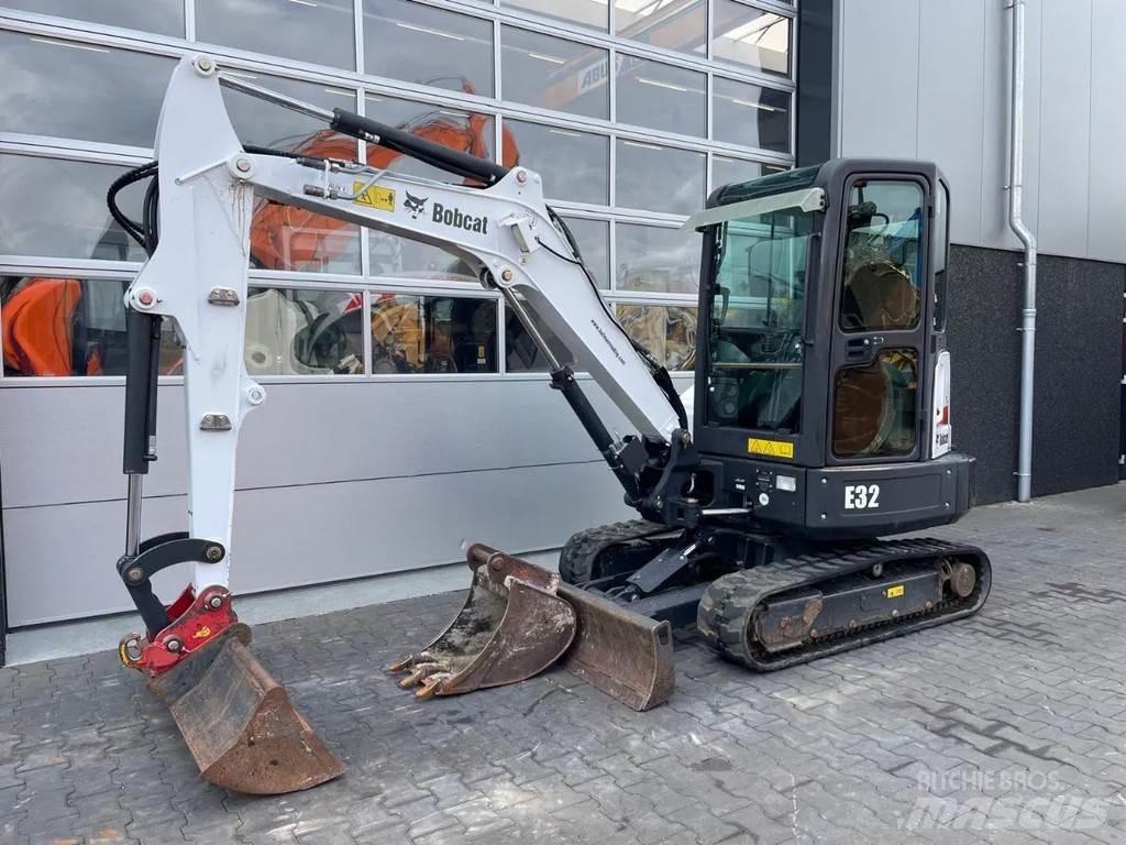 Bobcat E32 | A/C Minikoparki