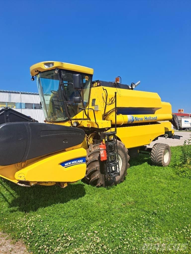 New Holland TC5050 Kombajny zbożowe
