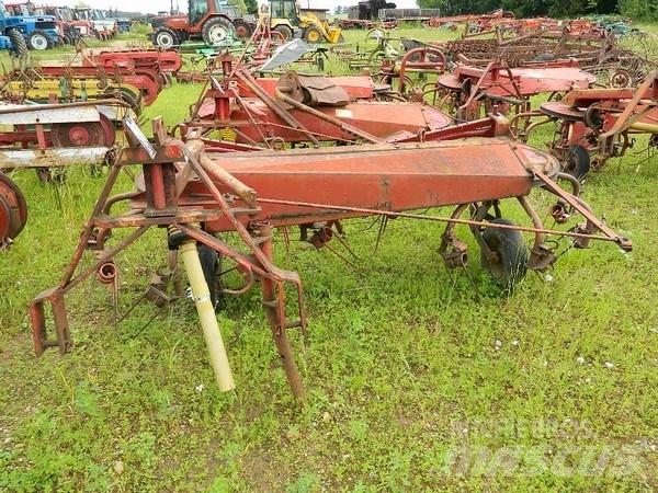 JF 320 Zgrabiarki i przetrząsacze