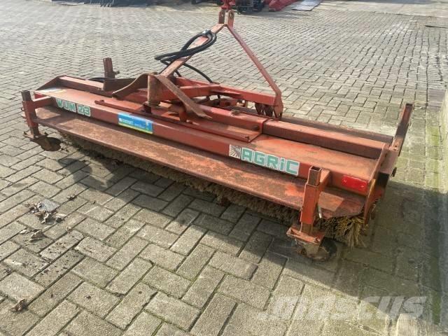 Agric W U M -2-3 Zamiatarki - Zgarniarki - Odśnieżarki