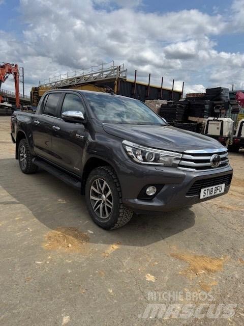 Toyota Hilux Pick-upy / Pojazdy z otwieranymi burtami