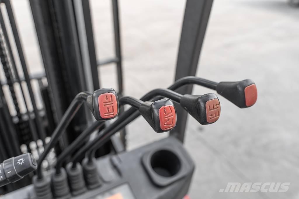 Manitou MI 25 D Wózki Diesla
