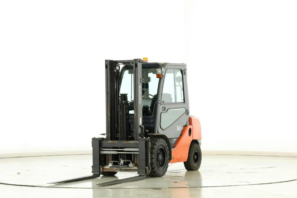 Toyota 02-8-FDF-30 Wózki Diesla