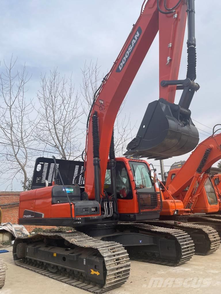 Doosan DX 225 Koparki gąsienicowe