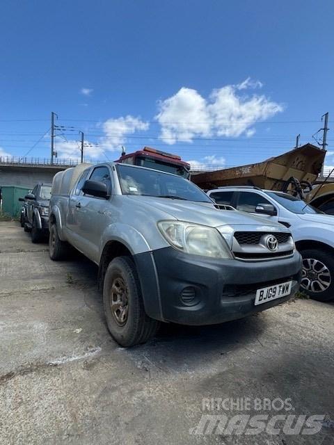 Toyota Hilux Pick-upy / Pojazdy z otwieranymi burtami