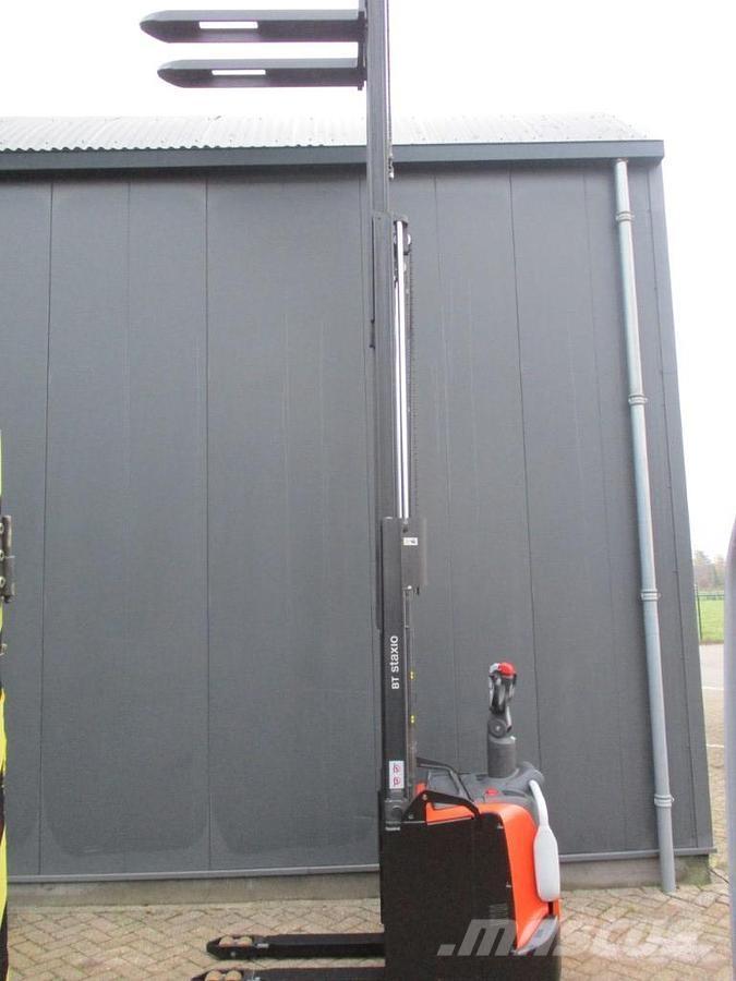 Toyota SPE120 Wózki widłowe unoszące z platformą dla operatora