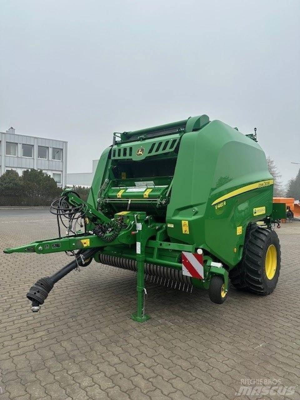 John Deere V461R Prasy zwijające