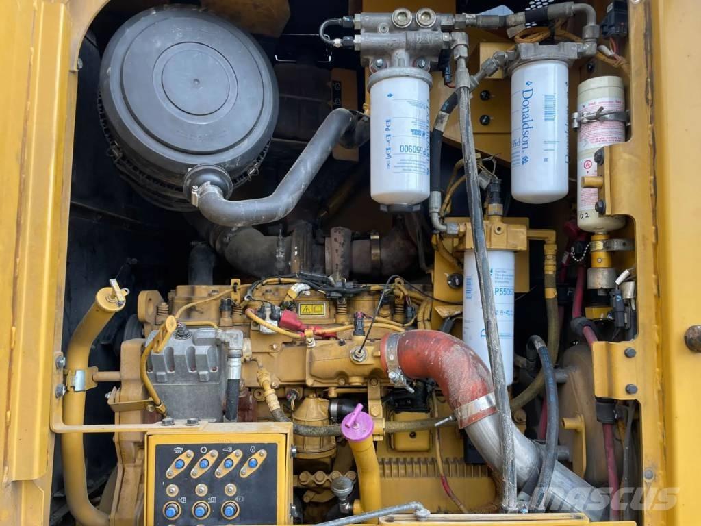 CAT 140M Równiarki