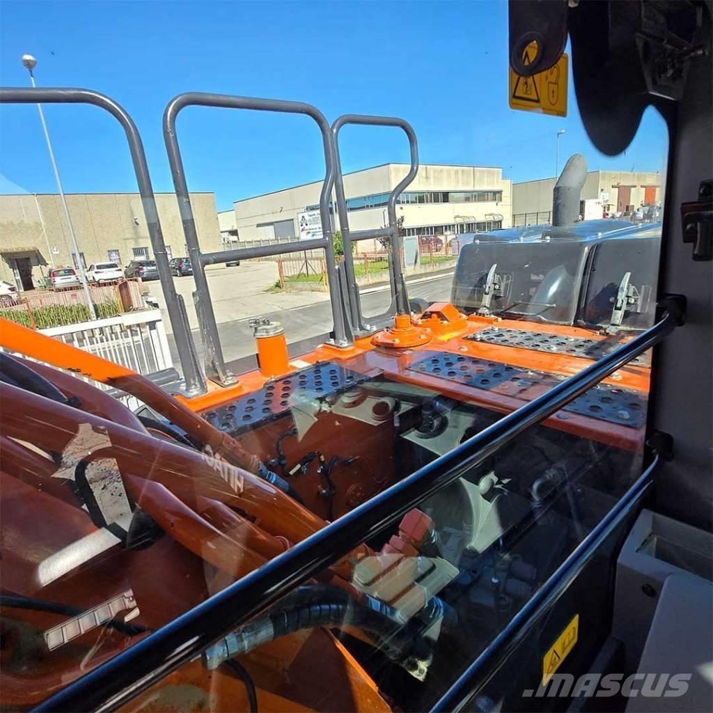 Hitachi ZX210LCN-7 Magazynowanie - Inne