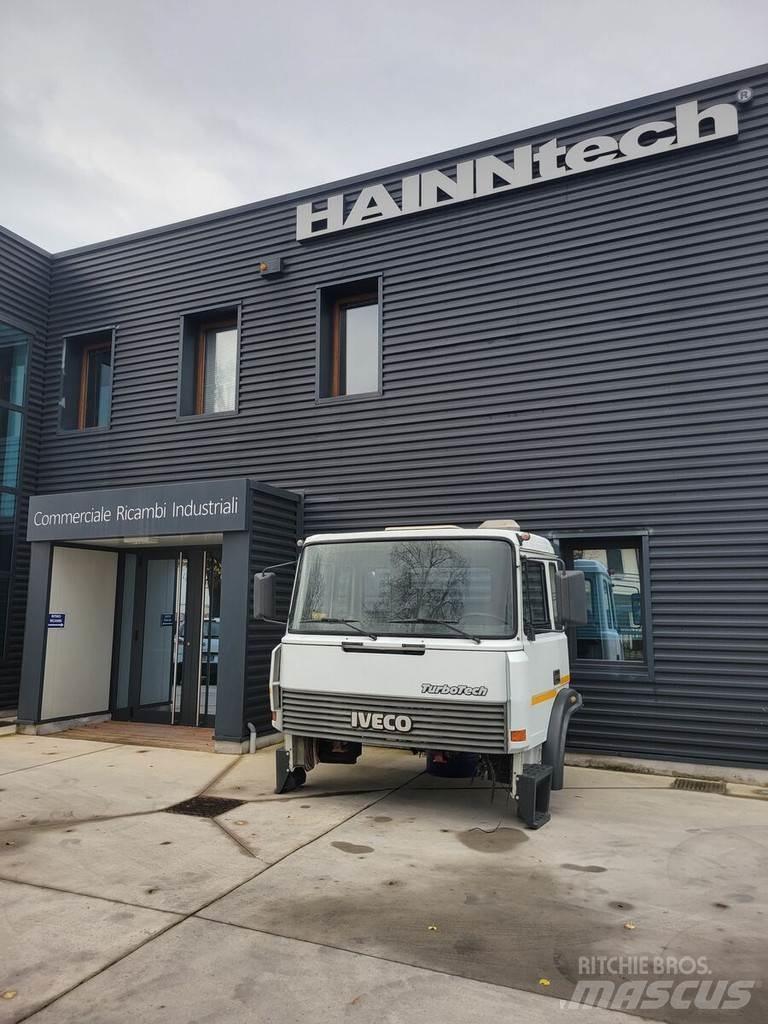 Iveco TURBOTECH Kabiny i wnętrze