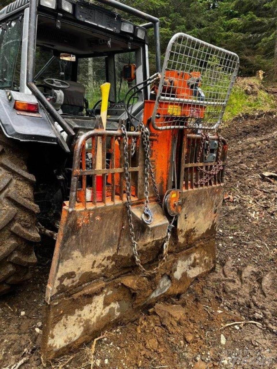Valtra 6550 Traktory leśne
