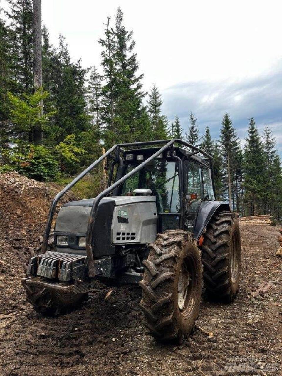Valtra 6550 Traktory leśne