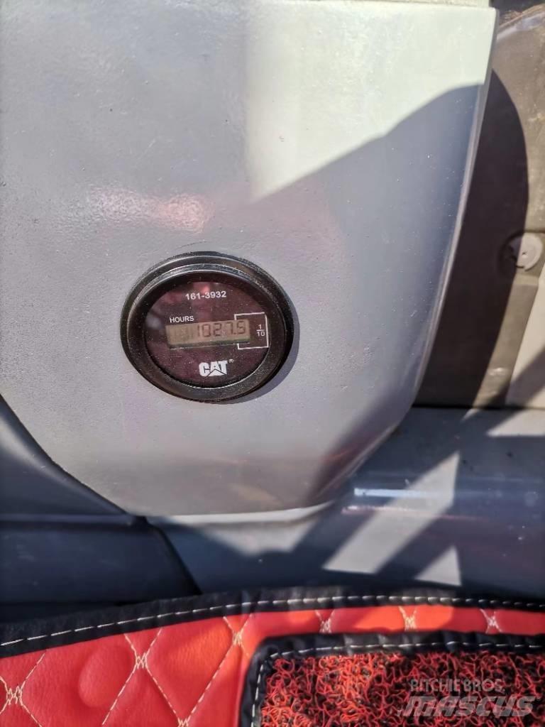 CAT 336 Koparki pływające - amfibie