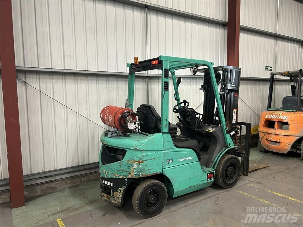 Mitsubishi FG25NT Wózki LPG