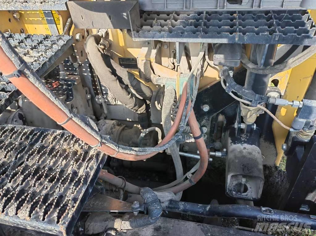 CAT AP655F Rozściełacze do asfaltu