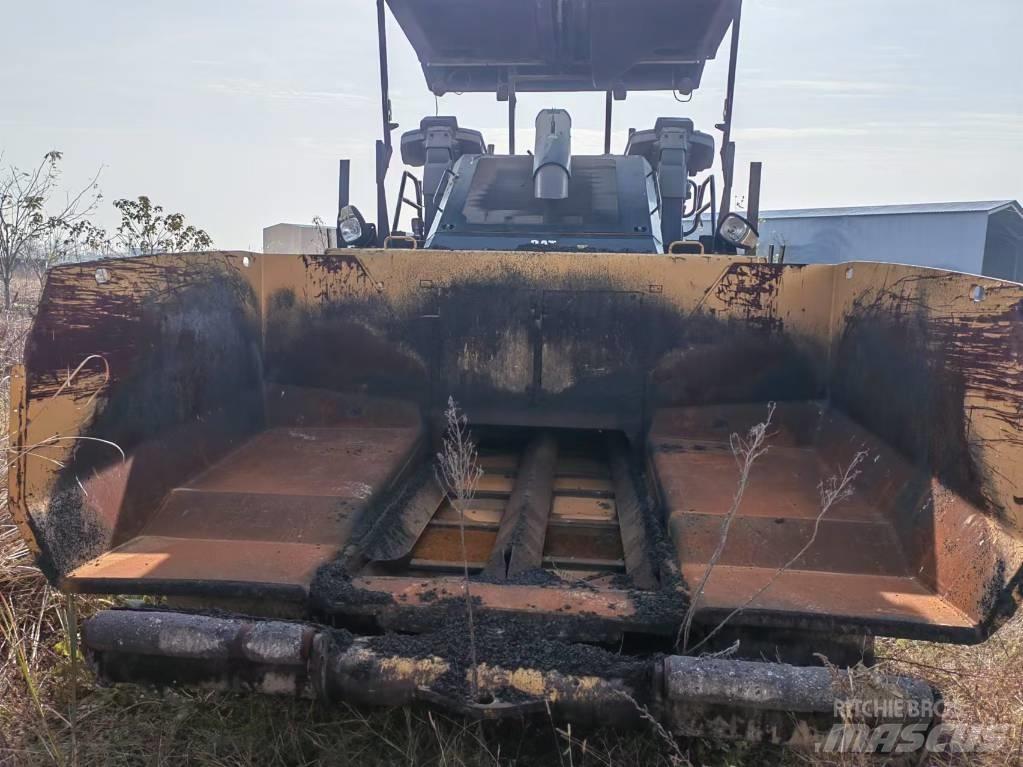 CAT AP655F Rozściełacze do asfaltu