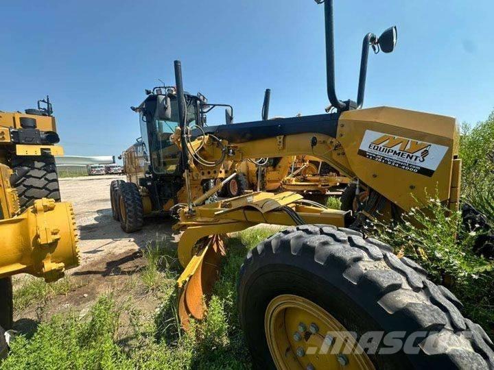 CAT 140 M 2 Równiarki