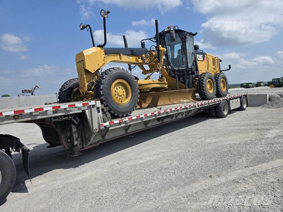 CAT 140 M 2 Równiarki