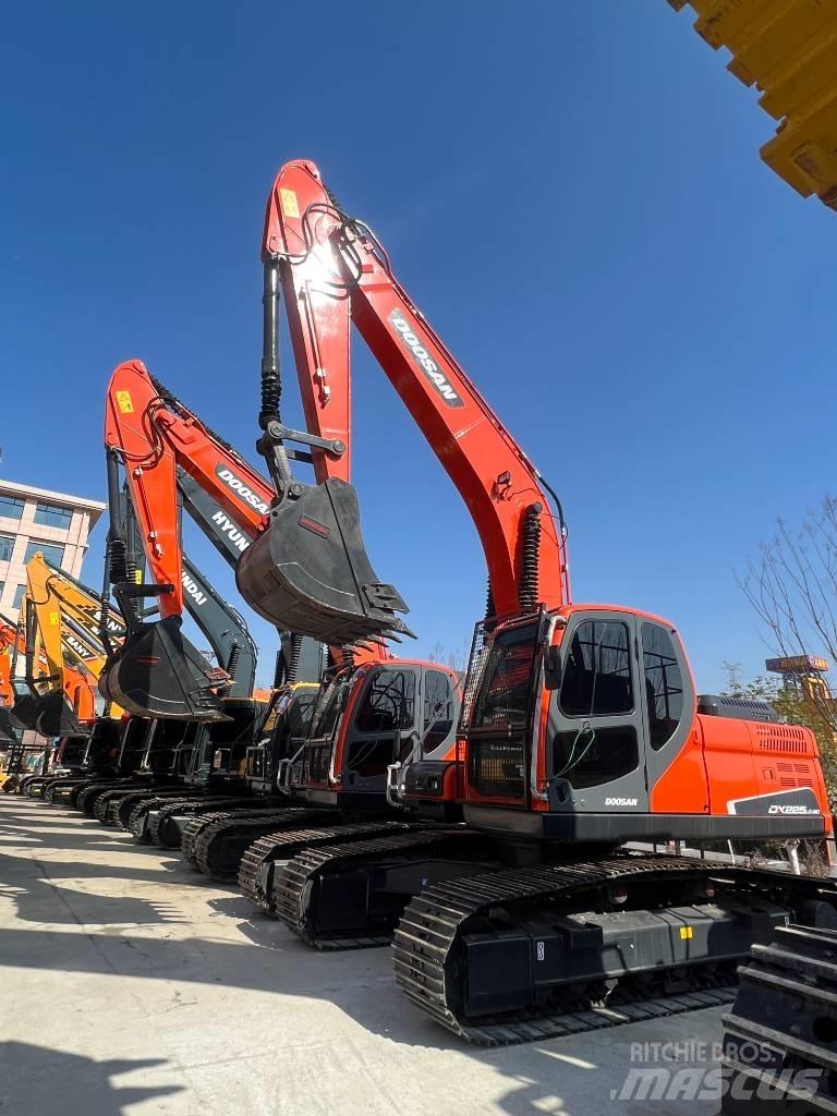 Doosan DX 225 Koparki gąsienicowe